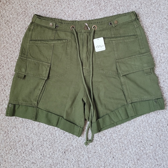 Sold - Picture 3 of 6